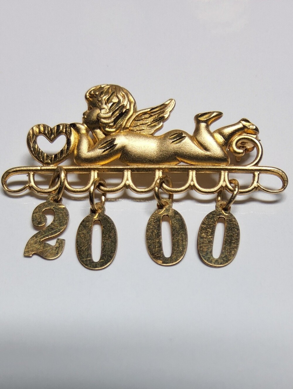 Michael Anthony 14K Solid Gold Cherub Pin with Dangling 2000 Numbers